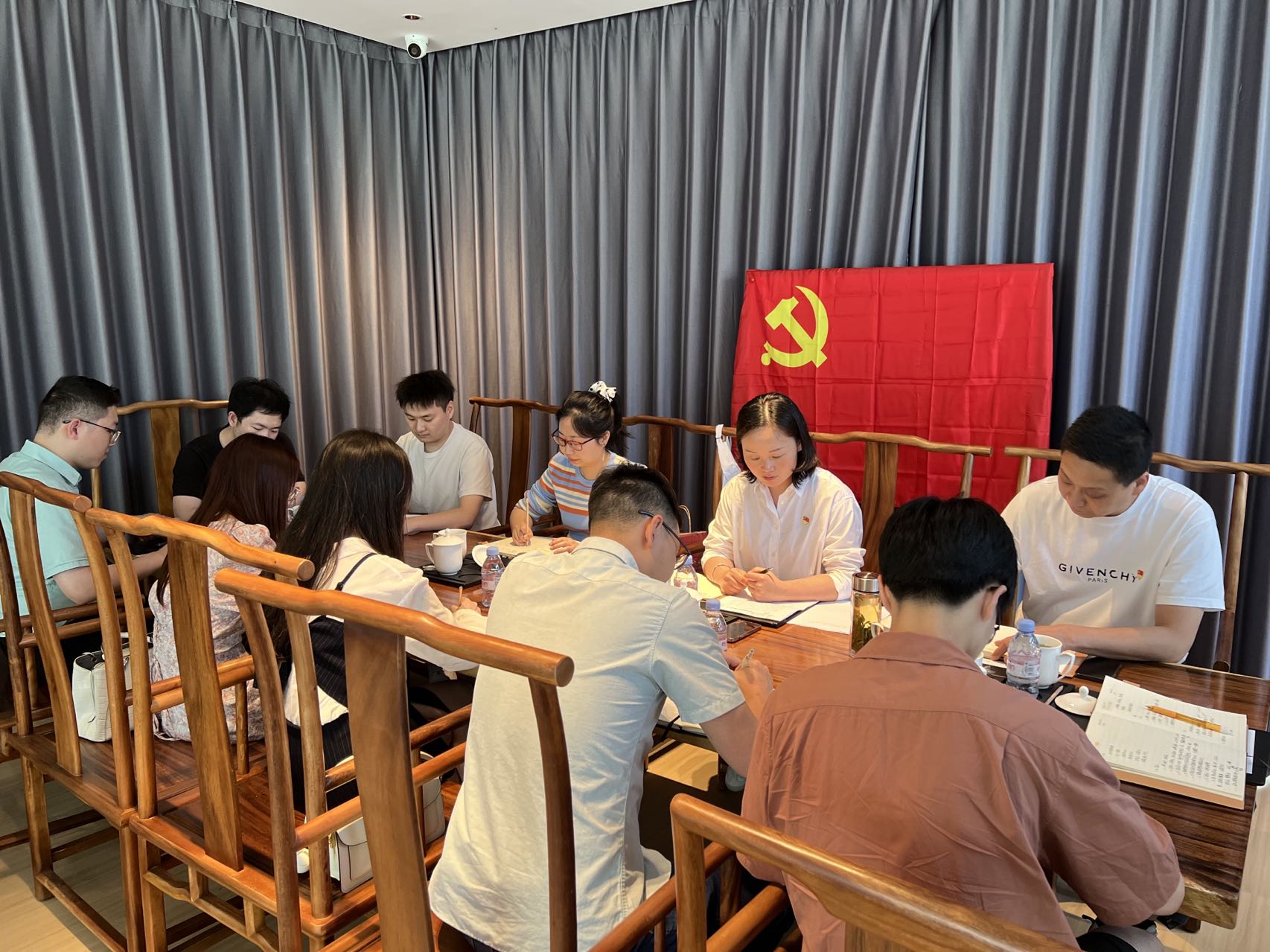 传达学习会议精神.jpg